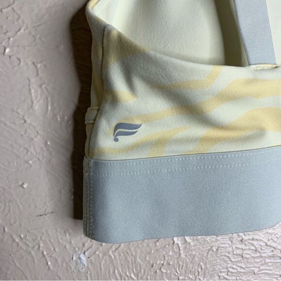 Fabletics all day everyday zebra v neck padded sport bra yellow gray - Picture 5 of 8